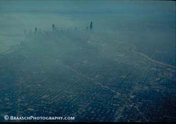 Pollution. Smog. Aerial views. Chicago (1995). Urban areas. Cities. Heat wave. Global warming